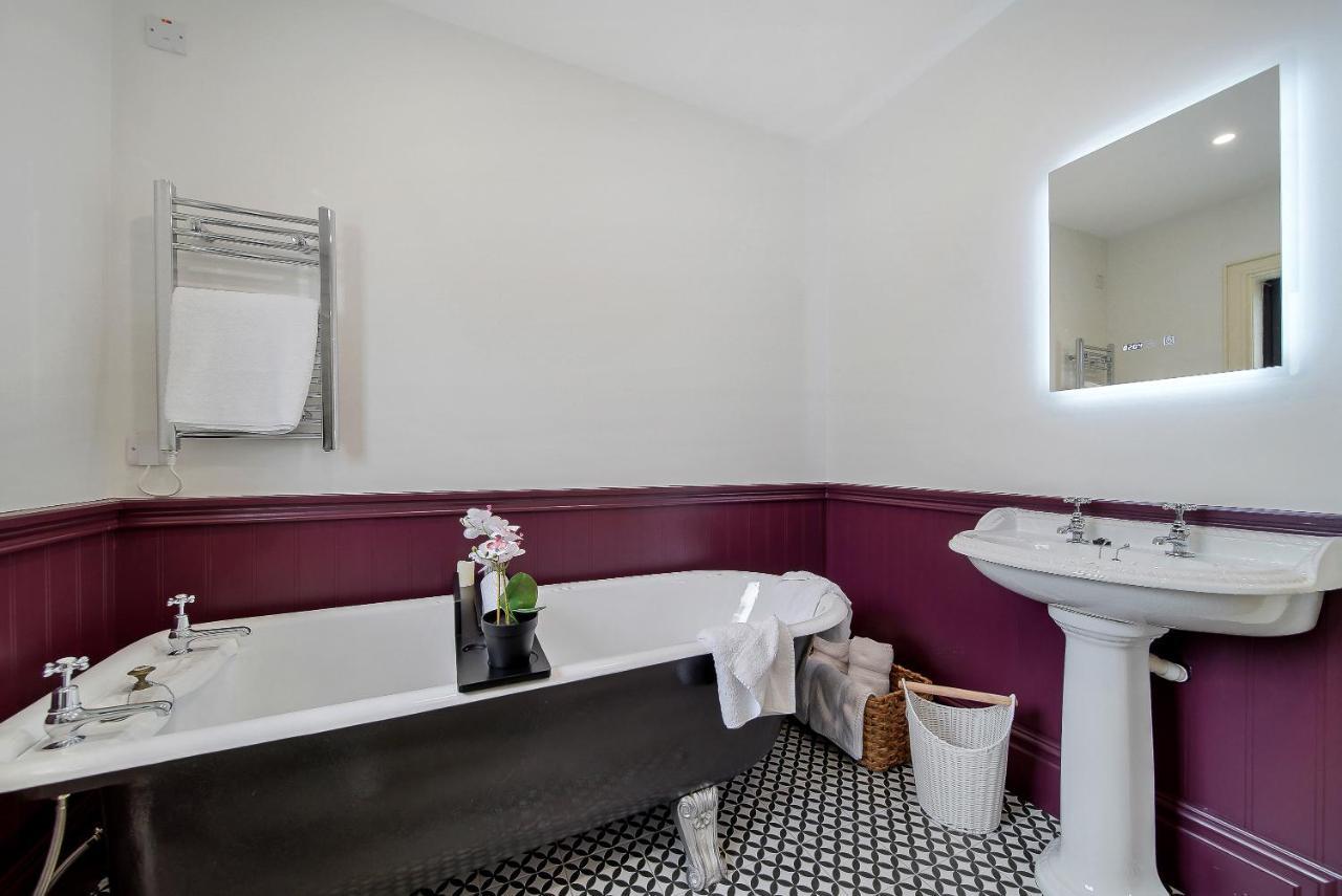 Seaview Lodge Apartment 'Sleeping 4 Guests' Rockstown Экстерьер фото